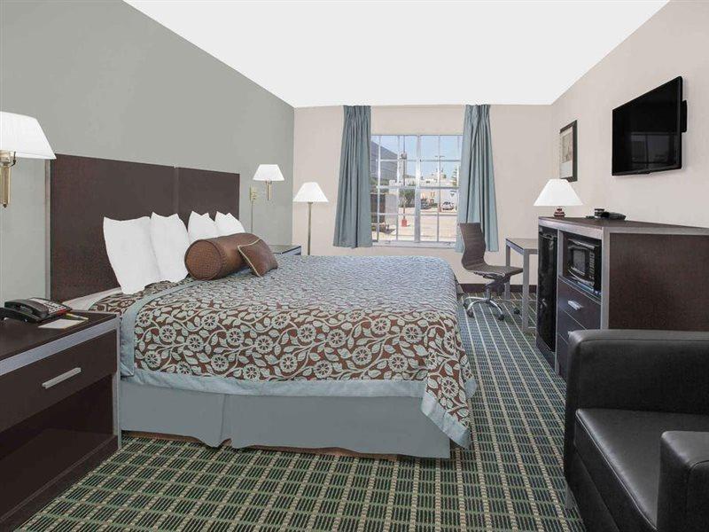 Days Inn By Wyndham Market Center Dallas Love Field Bagian luar foto