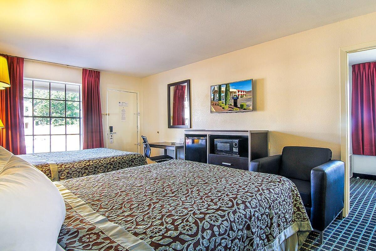 Days Inn By Wyndham Market Center Dallas Love Field Bagian luar foto